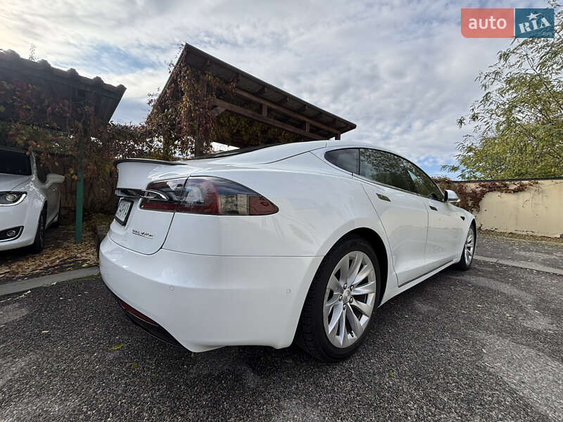 Ліфтбек Tesla Model S 2019 в Харкові