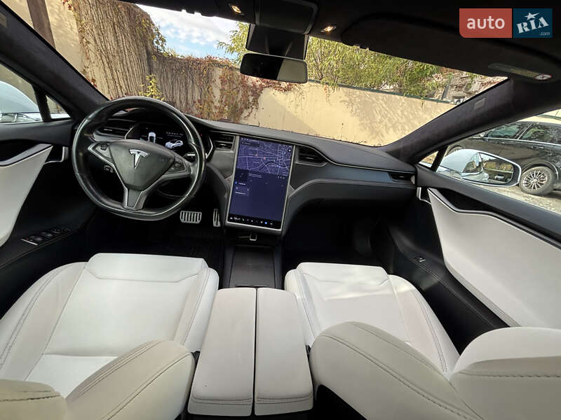 Ліфтбек Tesla Model S 2019 в Харкові