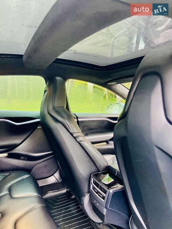 Лифтбек Tesla Model S 2016 в Луцке фото 34 Лифтбек Tesla Model S 2016 в Луцке