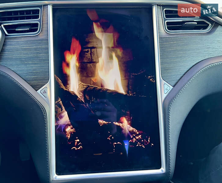 Ліфтбек Tesla Model S 2015 в Києві фото 26 Ліфтбек Tesla Model S 2015 в Києві