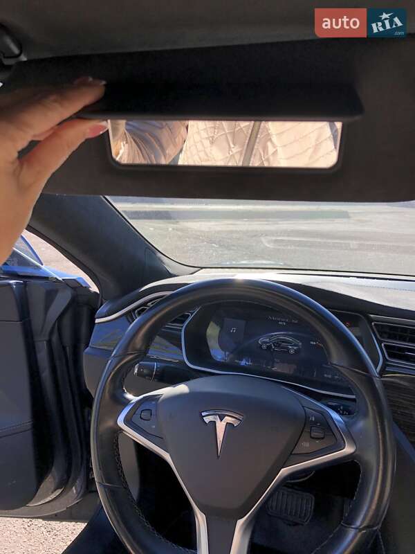 Лифтбек Tesla Model S 2014 в Николаеве