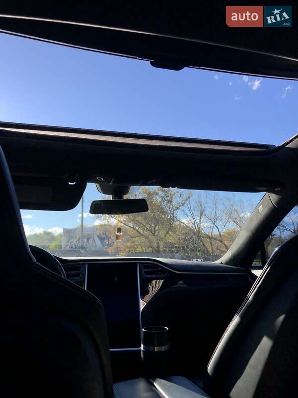 Лифтбек Tesla Model S 2014 в Николаеве