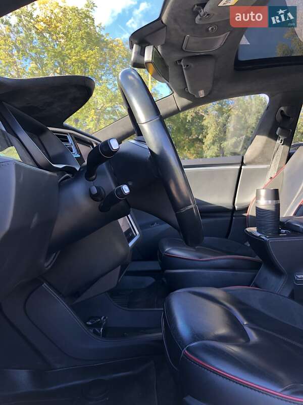 Лифтбек Tesla Model S 2014 в Николаеве