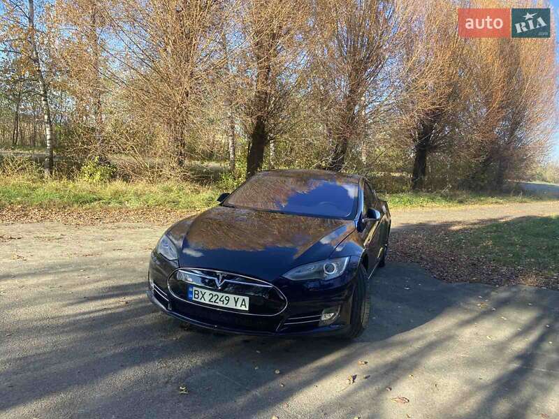 Ліфтбек Tesla Model S 2014 в Хмельницькому
