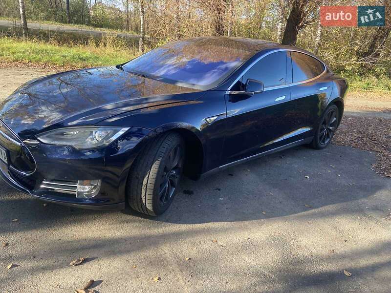 Ліфтбек Tesla Model S 2014 в Хмельницькому