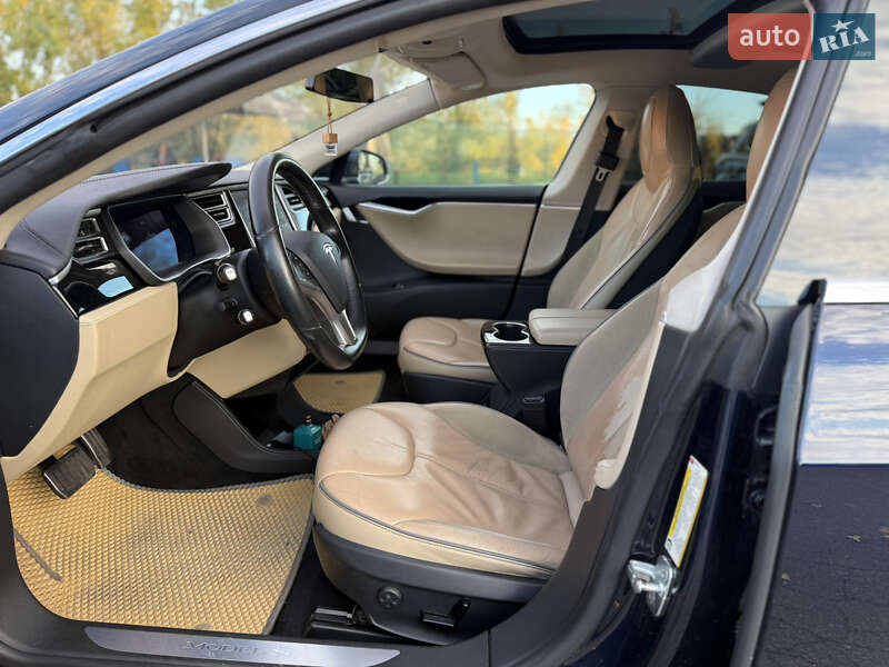 Лифтбек Tesla Model S 2014 в Киеве