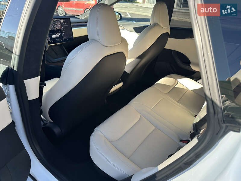 Лифтбек Tesla Model S 2022 в Святопетровское