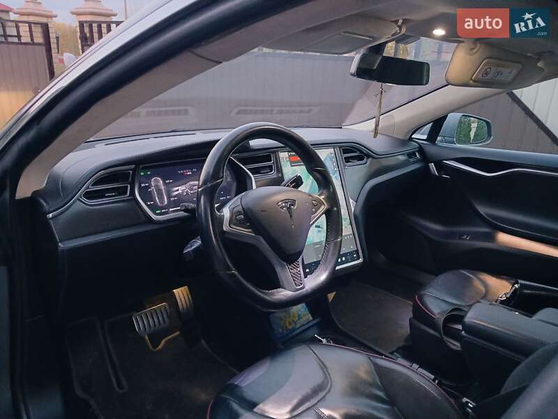 Лифтбек Tesla Model S 2013 в Кицмани фото 11 Лифтбек Tesla Model S 2013 в Кицмани