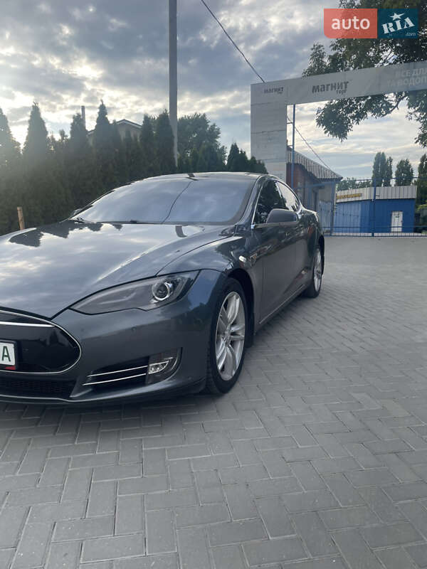 Лифтбек Tesla Model S 2013 в Кременчуге фото 20 Лифтбек Tesla Model S 2013 в Кременчуге