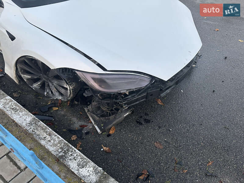 Лифтбек Tesla Model S 2018 в Никополе