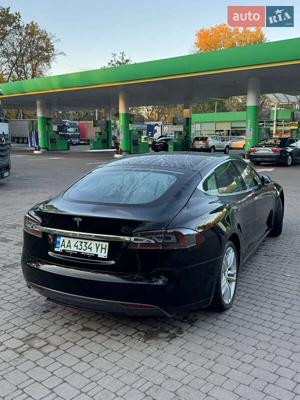 Лифтбек Tesla Model S 2014 в Киеве фото 3 Лифтбек Tesla Model S 2014 в Киеве