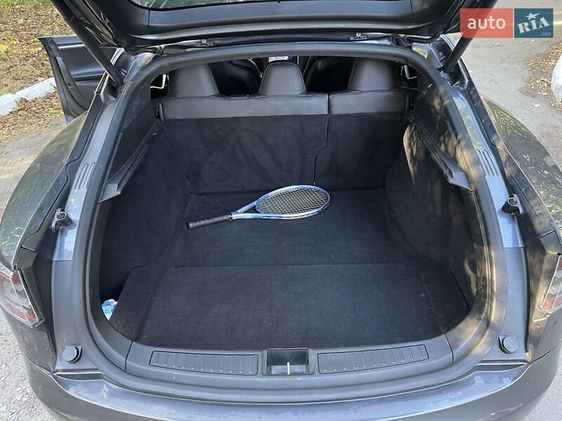 Ліфтбек Tesla Model S 2015 в Одесі