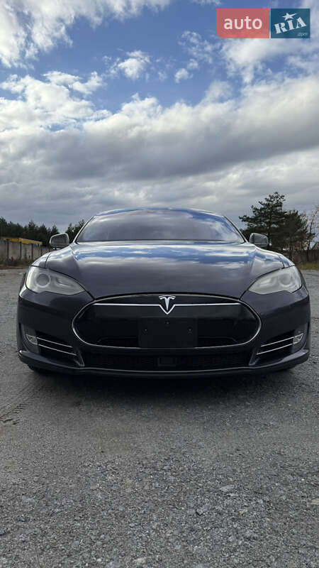 Лифтбек Tesla Model S 2015 в Львове фото 3 Лифтбек Tesla Model S 2015 в Львове