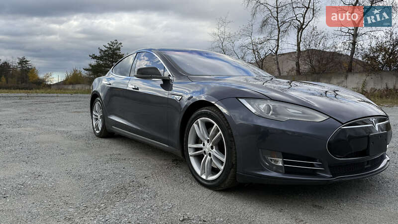 Лифтбек Tesla Model S 2015 в Львове фото 5 Лифтбек Tesla Model S 2015 в Львове