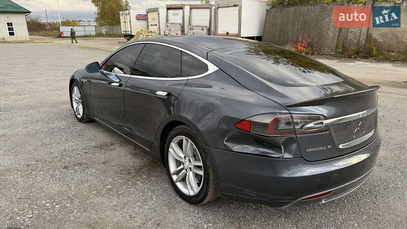 Лифтбек Tesla Model S 2015 в Львове фото 10 Лифтбек Tesla Model S 2015 в Львове