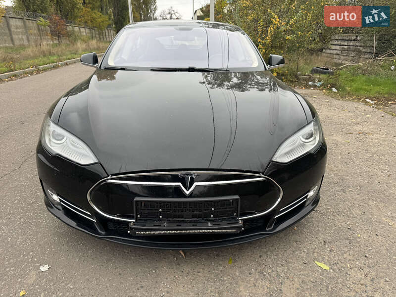 Лифтбек Tesla Model S 2014 в Одессе фото Лифтбек Tesla Model S 2014 в Одессе