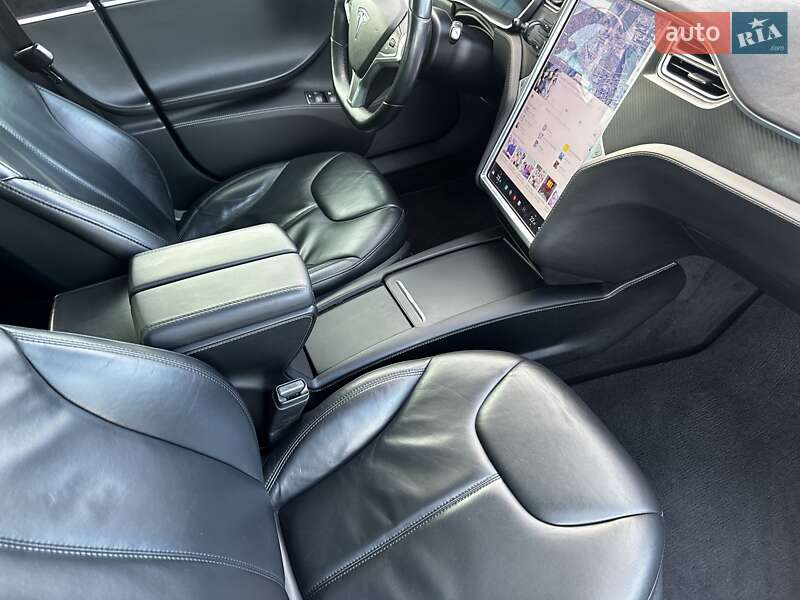 Ліфтбек Tesla Model S 2015 в Києві фото 18 Ліфтбек Tesla Model S 2015 в Києві
