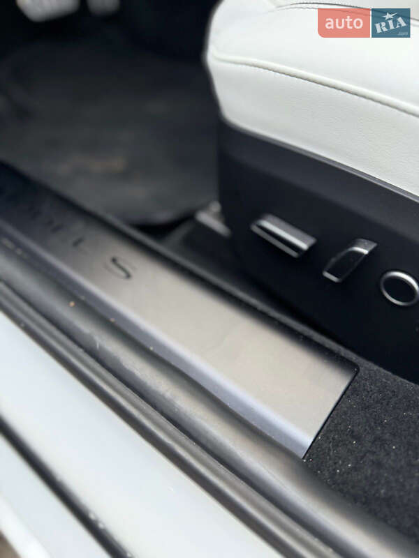 Лифтбек Tesla Model S 2022 в Киеве