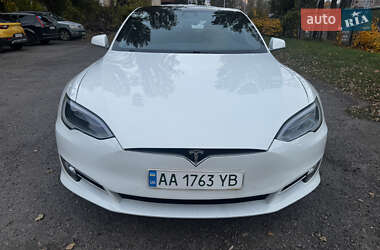 Лифтбек Tesla Model S 2017 в Киеве