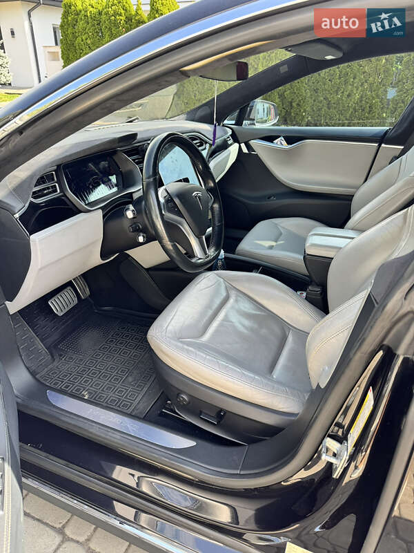 Ліфтбек Tesla Model S 2015 в Києві фото 10 Ліфтбек Tesla Model S 2015 в Києві