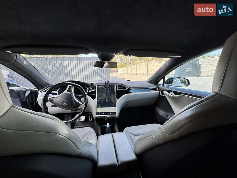 Ліфтбек Tesla Model S 2015 в Києві фото 18 Ліфтбек Tesla Model S 2015 в Києві