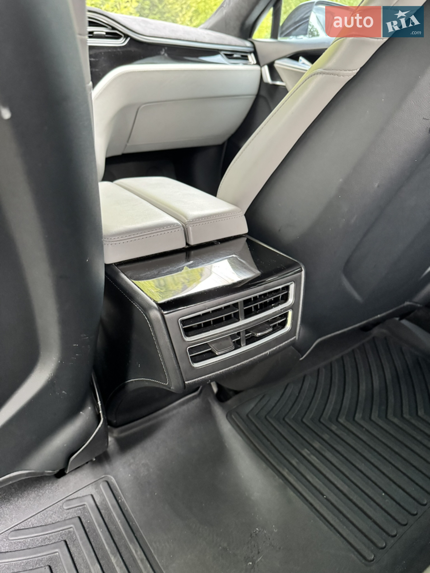 2015 Tesla Model S - мініатюра 24