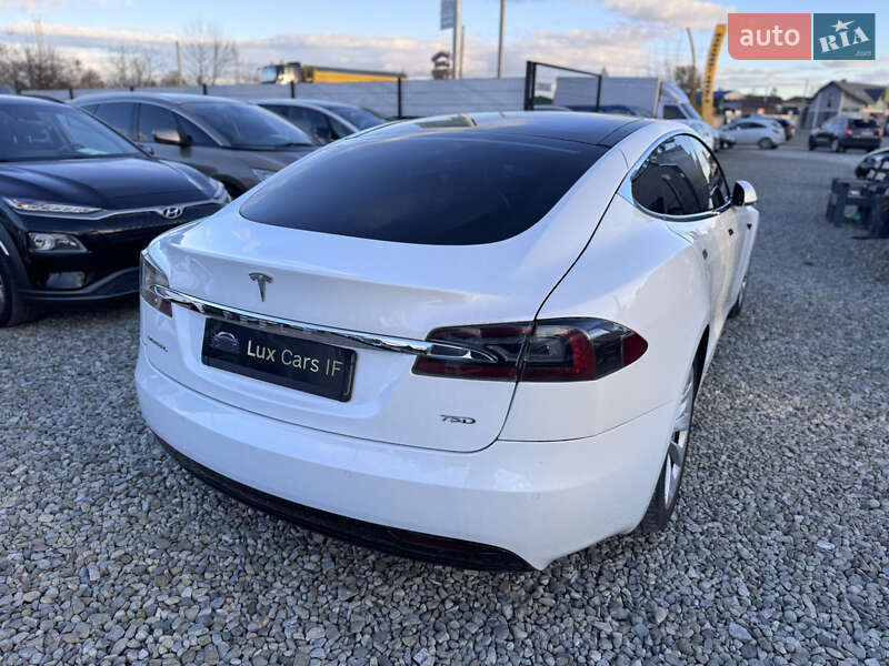 Ліфтбек Tesla Model S 2016 в Івано-Франківську