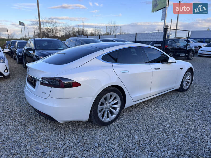 Ліфтбек Tesla Model S 2016 в Івано-Франківську