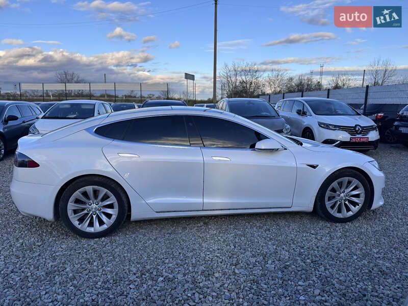 Ліфтбек Tesla Model S 2016 в Івано-Франківську