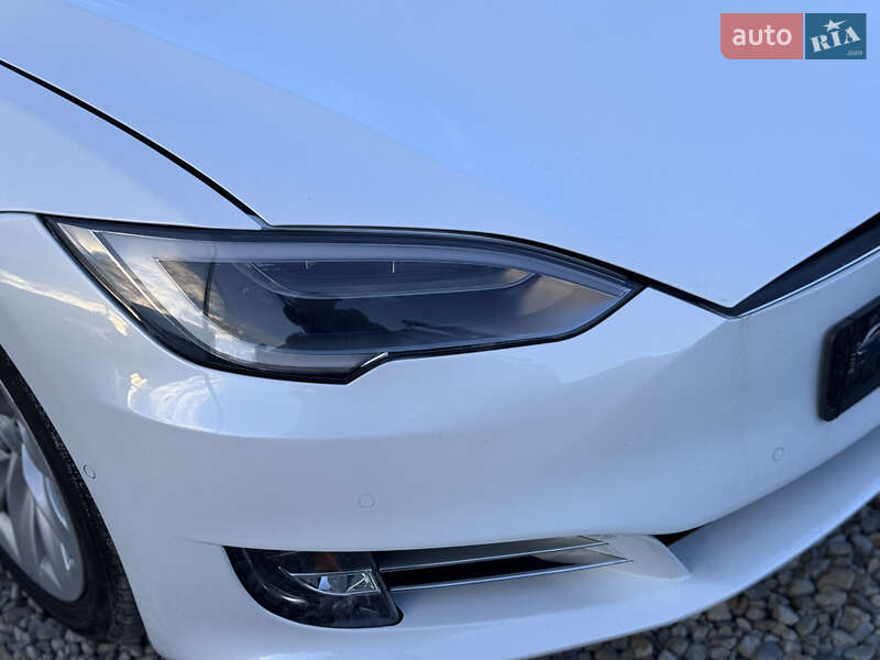 Ліфтбек Tesla Model S 2016 в Івано-Франківську