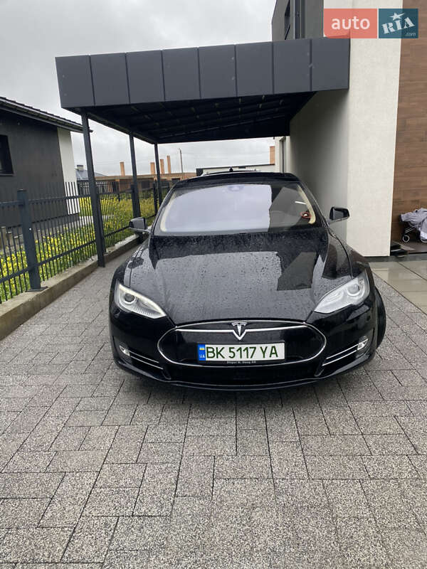 Лифтбек Tesla Model S 2014 в Ровно фото 7 Лифтбек Tesla Model S 2014 в Ровно