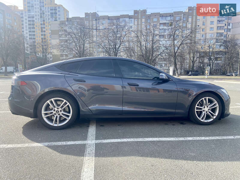 Лифтбек Tesla Model S 2015 в Броварах