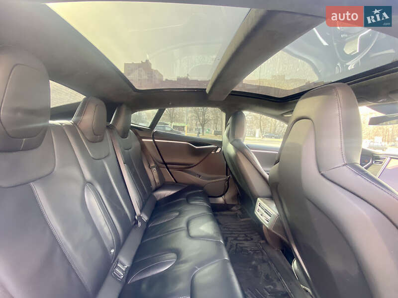 Лифтбек Tesla Model S 2015 в Броварах