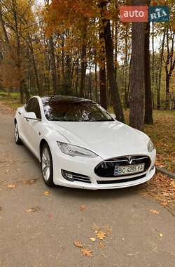 Лифтбек Tesla Model S 2013 в Львове