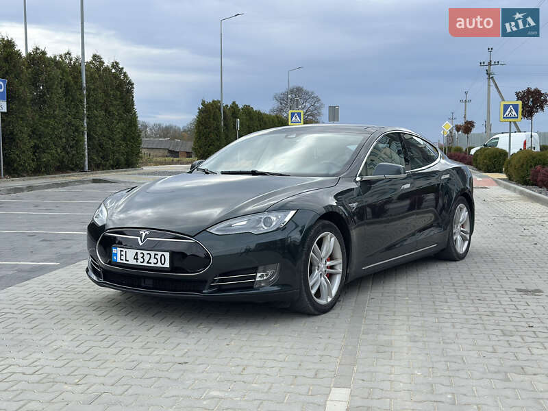 Tesla Model S 2014