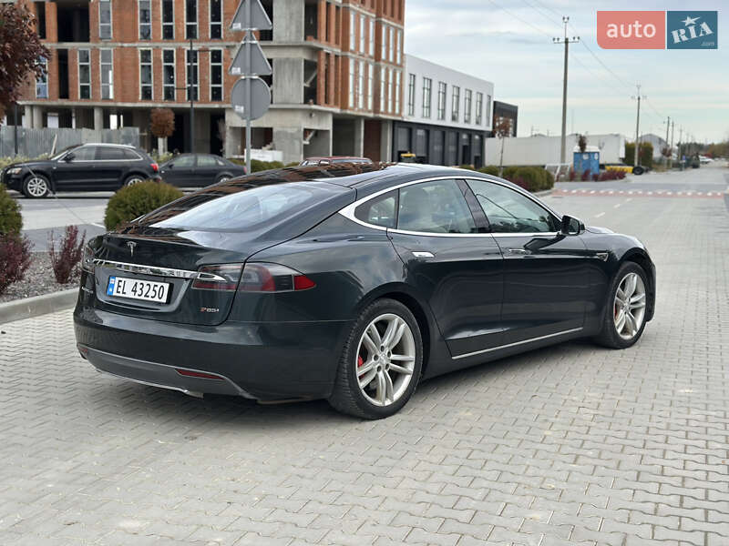 Лифтбек Tesla Model S 2014 в Львове