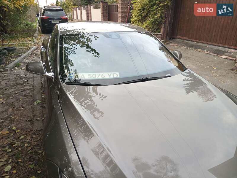 Лифтбек Tesla Model S 2015 в Киеве фото 5 Лифтбек Tesla Model S 2015 в Киеве