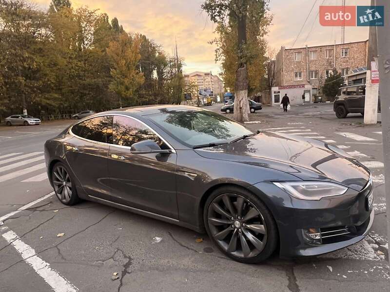 Ліфтбек Tesla Model S 2016 в Одесі фото 3 Ліфтбек Tesla Model S 2016 в Одесі