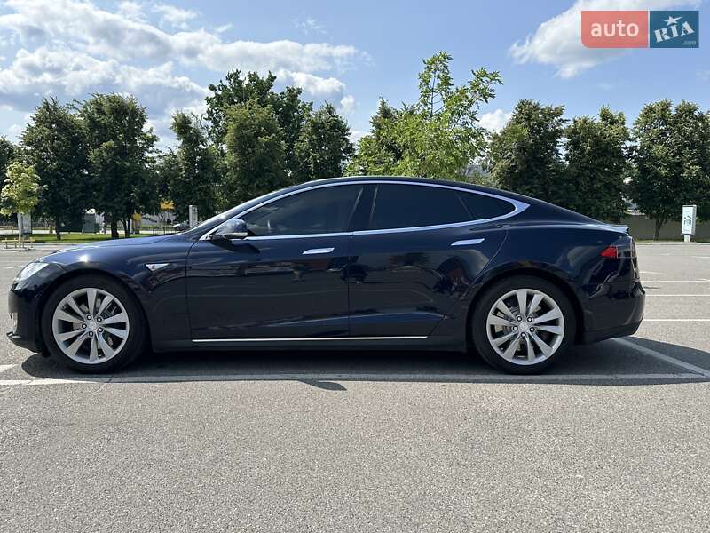 Лифтбек Tesla Model S 2013 в Киеве фото 4 Лифтбек Tesla Model S 2013 в Киеве