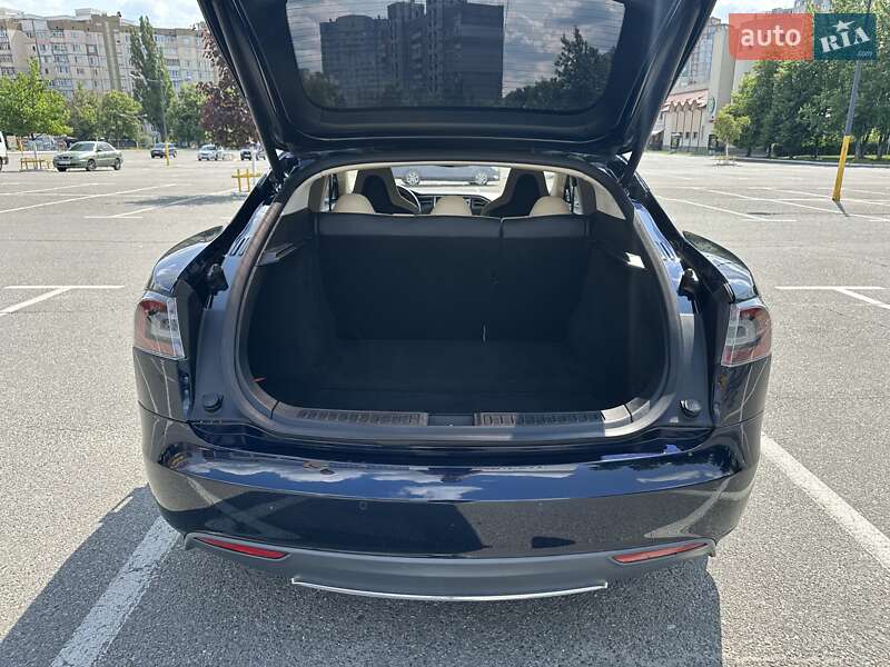 Лифтбек Tesla Model S 2013 в Киеве фото 12 Лифтбек Tesla Model S 2013 в Киеве