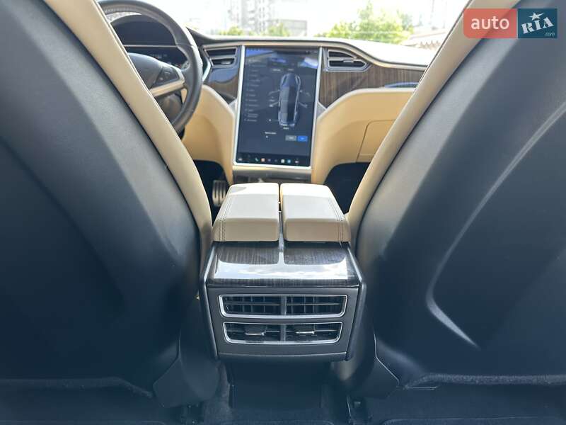 Лифтбек Tesla Model S 2013 в Киеве фото 20 Лифтбек Tesla Model S 2013 в Киеве