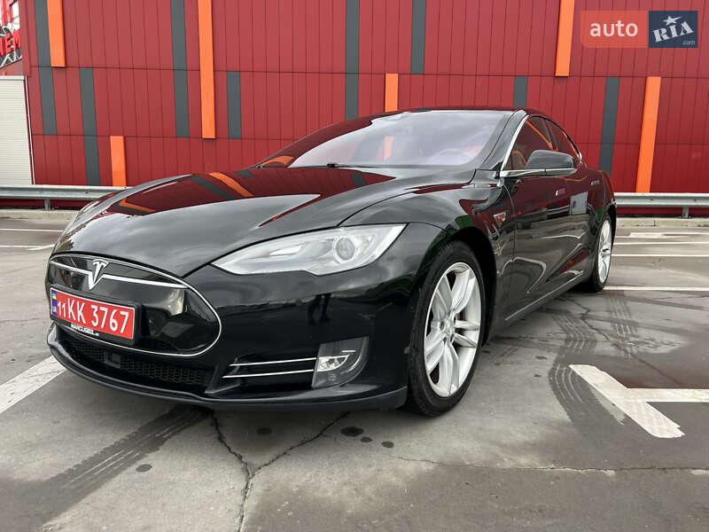 Ліфтбек Tesla Model S 2015 в Києві