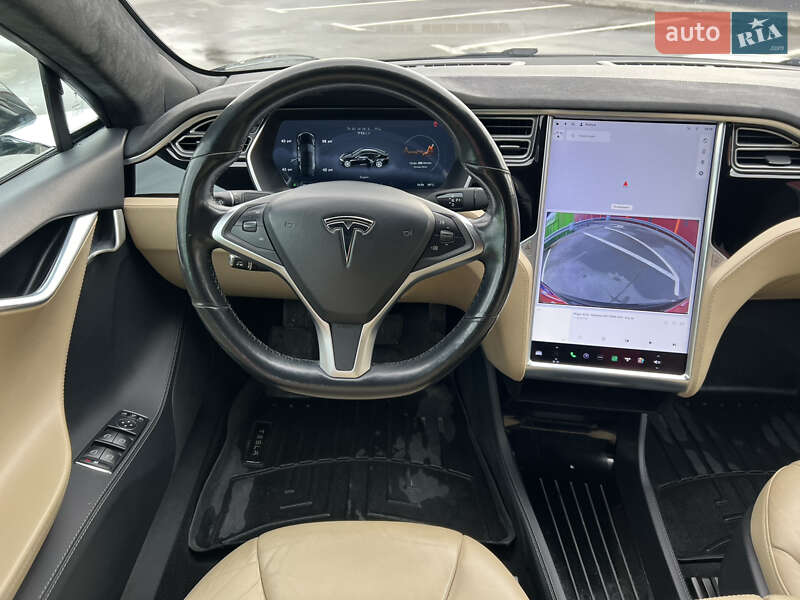 Ліфтбек Tesla Model S 2015 в Києві