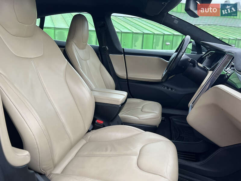 Ліфтбек Tesla Model S 2015 в Києві