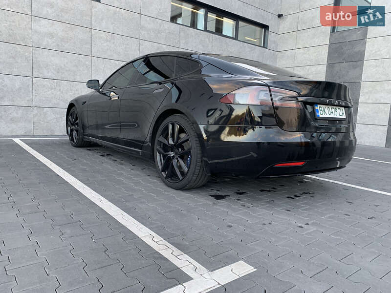 Ліфтбек Tesla Model S 2017 в Сарнах фото 24 Ліфтбек Tesla Model S 2017 в Сарнах