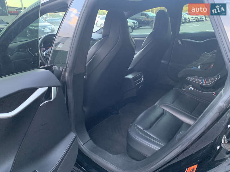 Ліфтбек Tesla Model S 2017 в Сарнах фото 40 Ліфтбек Tesla Model S 2017 в Сарнах