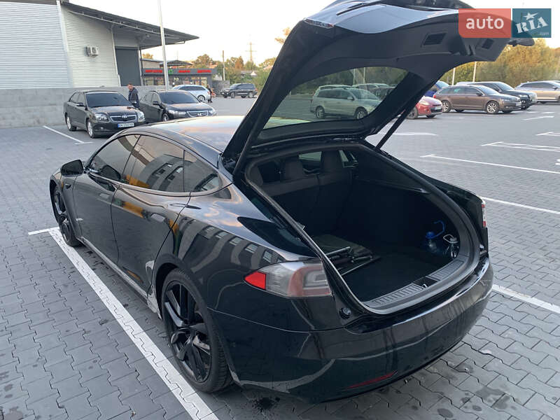 Ліфтбек Tesla Model S 2017 в Сарнах фото 47 Ліфтбек Tesla Model S 2017 в Сарнах