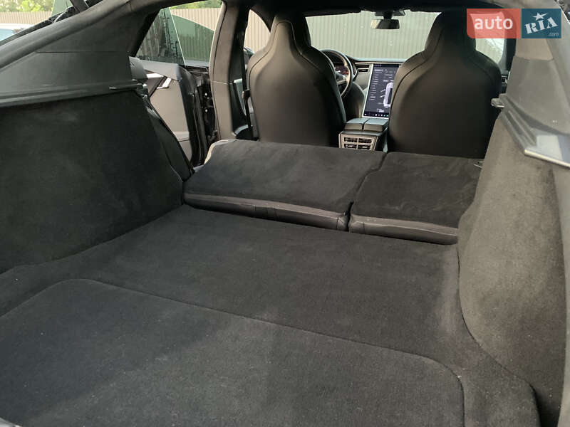 Ліфтбек Tesla Model S 2017 в Сарнах фото 49 Ліфтбек Tesla Model S 2017 в Сарнах