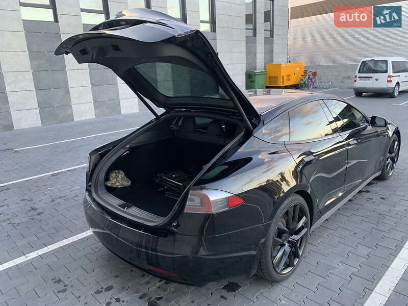 Ліфтбек Tesla Model S 2017 в Сарнах фото 48 Ліфтбек Tesla Model S 2017 в Сарнах