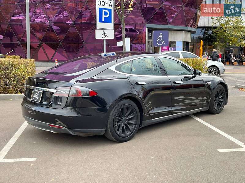 Ліфтбек Tesla Model S 2016 в Києві